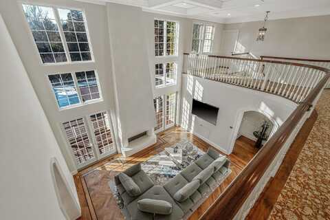 9 Vanderbilt Parkway, Dix Hills, NY 11746