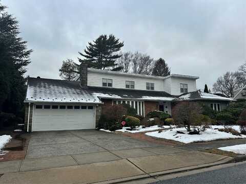 12 Stratford Road, Rockville Centre, NY 11570