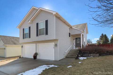 4733 Crystal Trail, McHenry, IL 60050