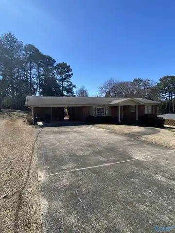 210 Pineridge Drive, Gadsden, AL 35904