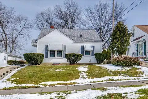 1585 Thornapple Avenue, Akron, OH 44301