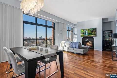 700 1st Street 17PV, Hoboken, NJ 07030