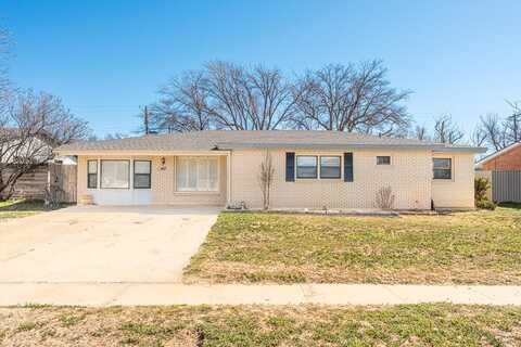 607 SW 16th St, Seminole, TX 79360