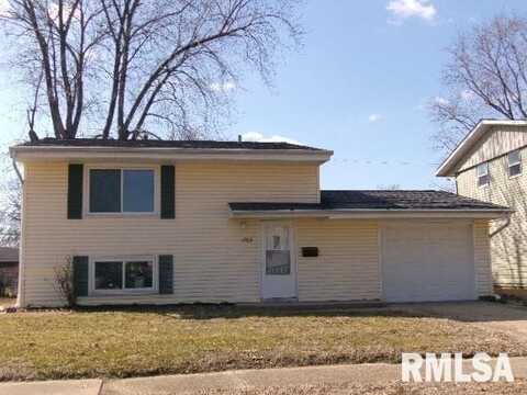 1705 HOLIDAY Drive, Pekin, IL 61554
