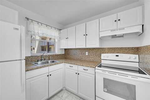 8880 Sunrise Lakes Blvd, Sunrise, FL 33322