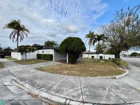 221 NE 24th St, Pompano Beach, FL 33064