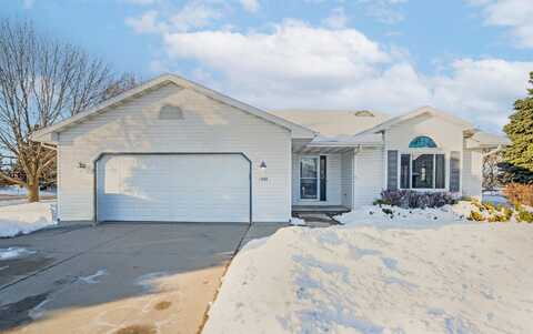 1446 RIDGEWAY Drive, NEENAH, WI 54956