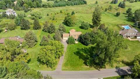 9 Doral Road, Dellwood, MN 55110