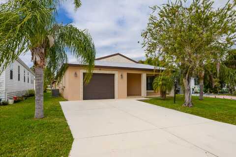 11 Nogales Way, Port Saint Lucie, FL 34952