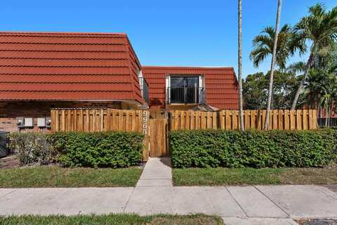 9965 NW 6th Court, Plantation, FL 33324