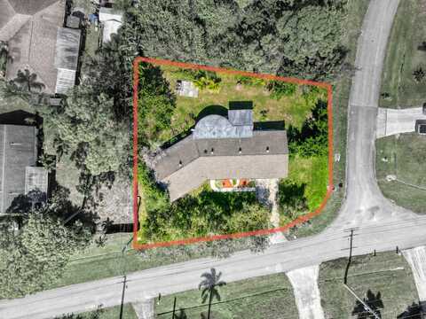 213 SE Eyerly Avenue, Port Saint Lucie, FL 34983