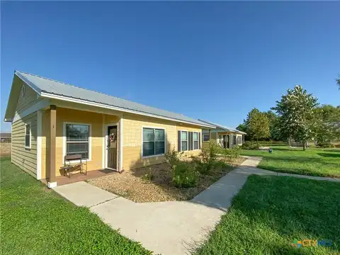 1102 W 16th Street, Cameron, TX 76775