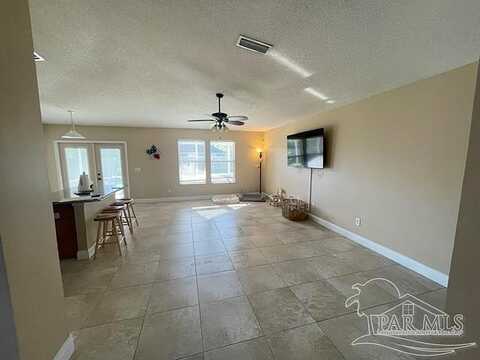 Makenna, MILTON, FL 32571
