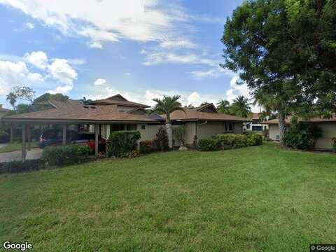 Island Cir, Fort Myers, FL 33919