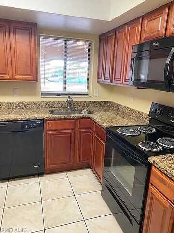 Se 15Th Pl, Cape Coral, FL 33990