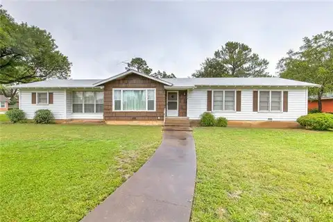 Circle Dr, Cleburne, TX 76033