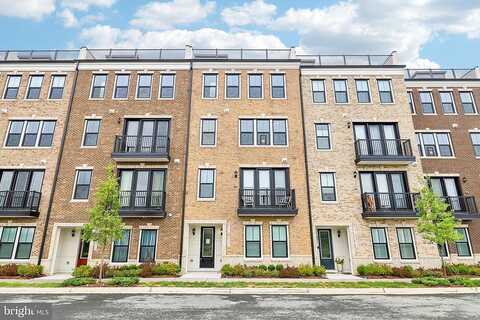 Darala, ASHBURN, VA 20147