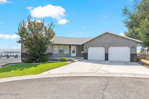 Highland, SELAH, WA 98942