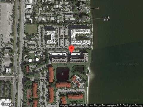 Half Moon Cir, Hypoluxo, FL 33462