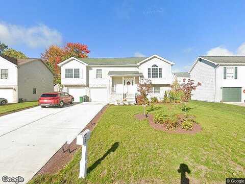 Katherine Dr, Jessup, PA 18434