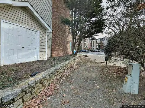 Wyndham Cir, Alexandria, VA 22302