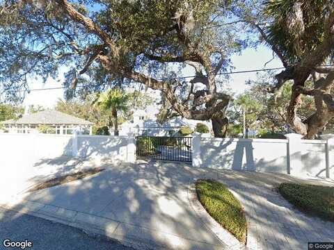 Riverside Dr, Tarpon Springs, FL 34689