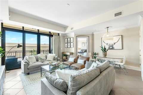Strada, NAPLES, FL 34108