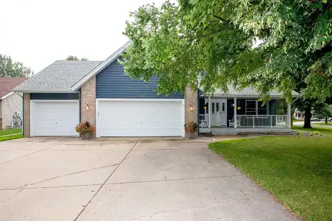 8Th Avenue, Hutchinson, MN 55350