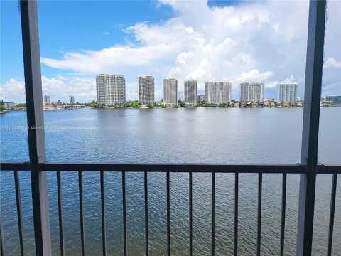 N Bay Rd, Sunny Isles Beach, FL 33160