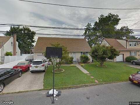 48Th, LINDENHURST, NY 11757