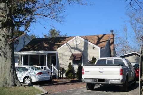 Old Farmingdale, WEST BABYLON, NY 11704