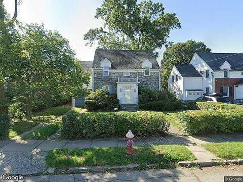 Wright, MALVERNE, NY 11565