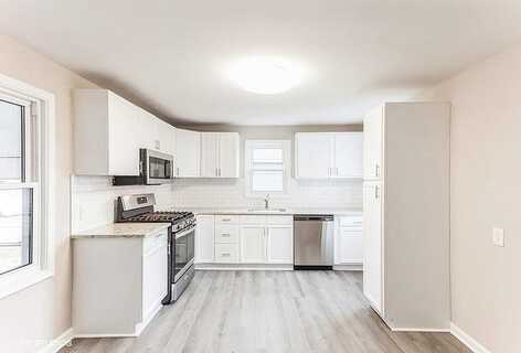 Lutz, ESSEX, MD 21221