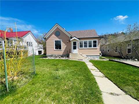 6 Haggin Avenue N, Red Lodge, MT 59068