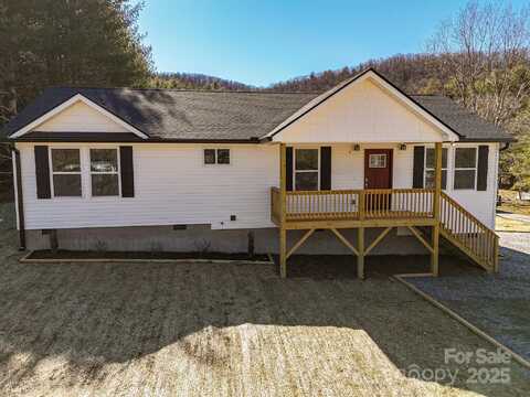 29 Kanes Drive, Hendersonville, NC 28739