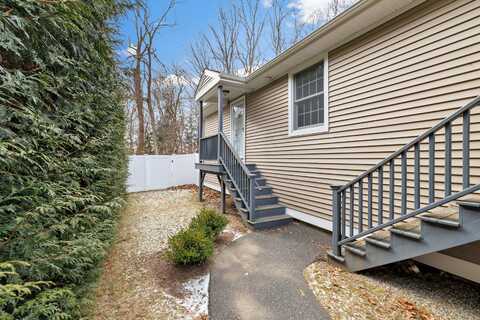 15 Old Coach Lane, Trumbull, CT 06611