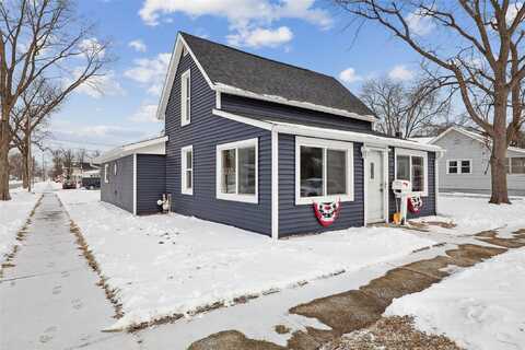 618 Court Street, Adel, IA 50003