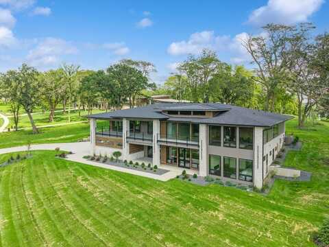 1576 S Stonewood Drive, West Des Moines, IA 50266