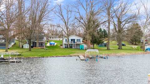 645 W 590 S, Wolcottville, IN 46795
