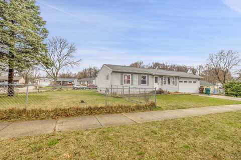 5724 Ellendale Drive, Lansing, MI 48911