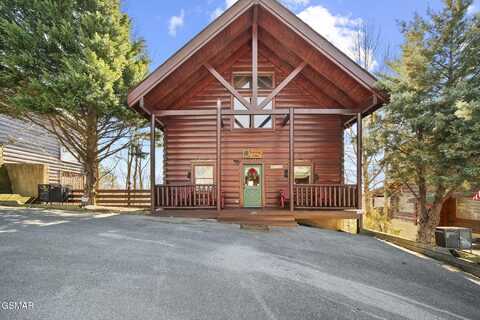 1091 Towering Oaks Drive, Sevierville, TN 37876