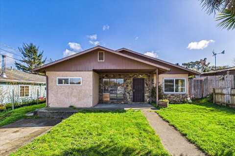 1735 Clara Avenue, Fortuna, CA 95540