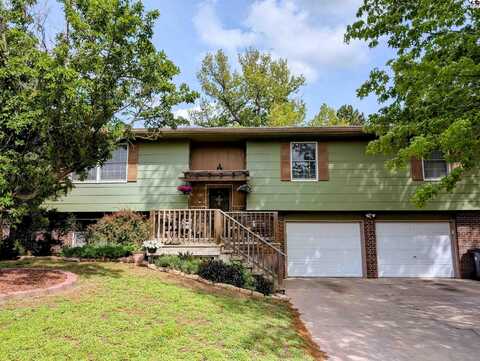1308 Northglen St, McPherson, KS 67460