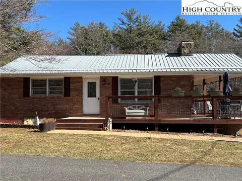 125 Forest Lake Lane, West Jefferson, NC 28694