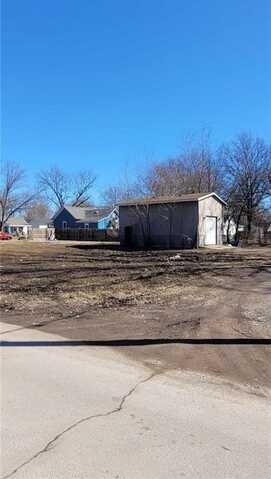 123 W 21st Street, Pittsburg, KS 66762