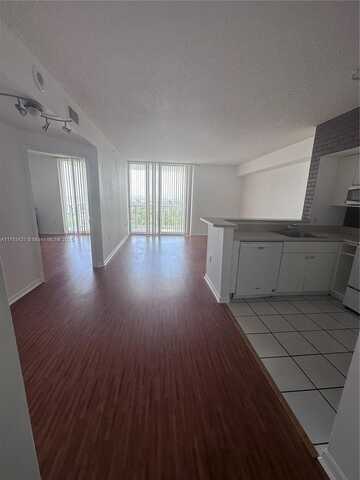 5077 NW 7th St, Miami, FL 33126