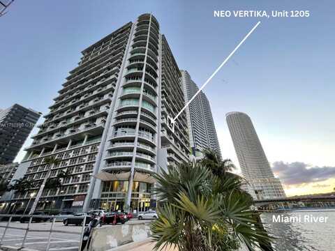 690 SW 1st Ct, Miami, FL 33130