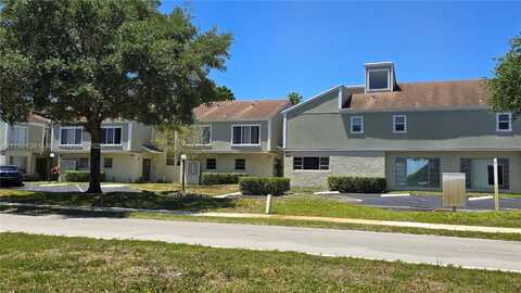 8005 Lagos De Campo Blvd, Tamarac, FL 33321