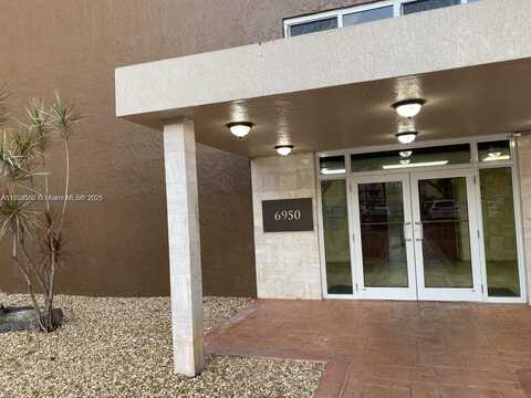 6950 Miami Gardens Dr, Hialeah, FL 33015