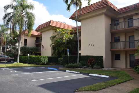 200 Jacaranda Country Club Dr, Plantation, FL 33324